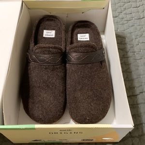 Earth Origins Janet Slip Ons